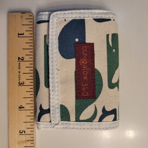 BUNGALOW 360 "Whales" Natural Canvas & Eco Friendly Ink Wallet Unisex - Picture 6 of 9